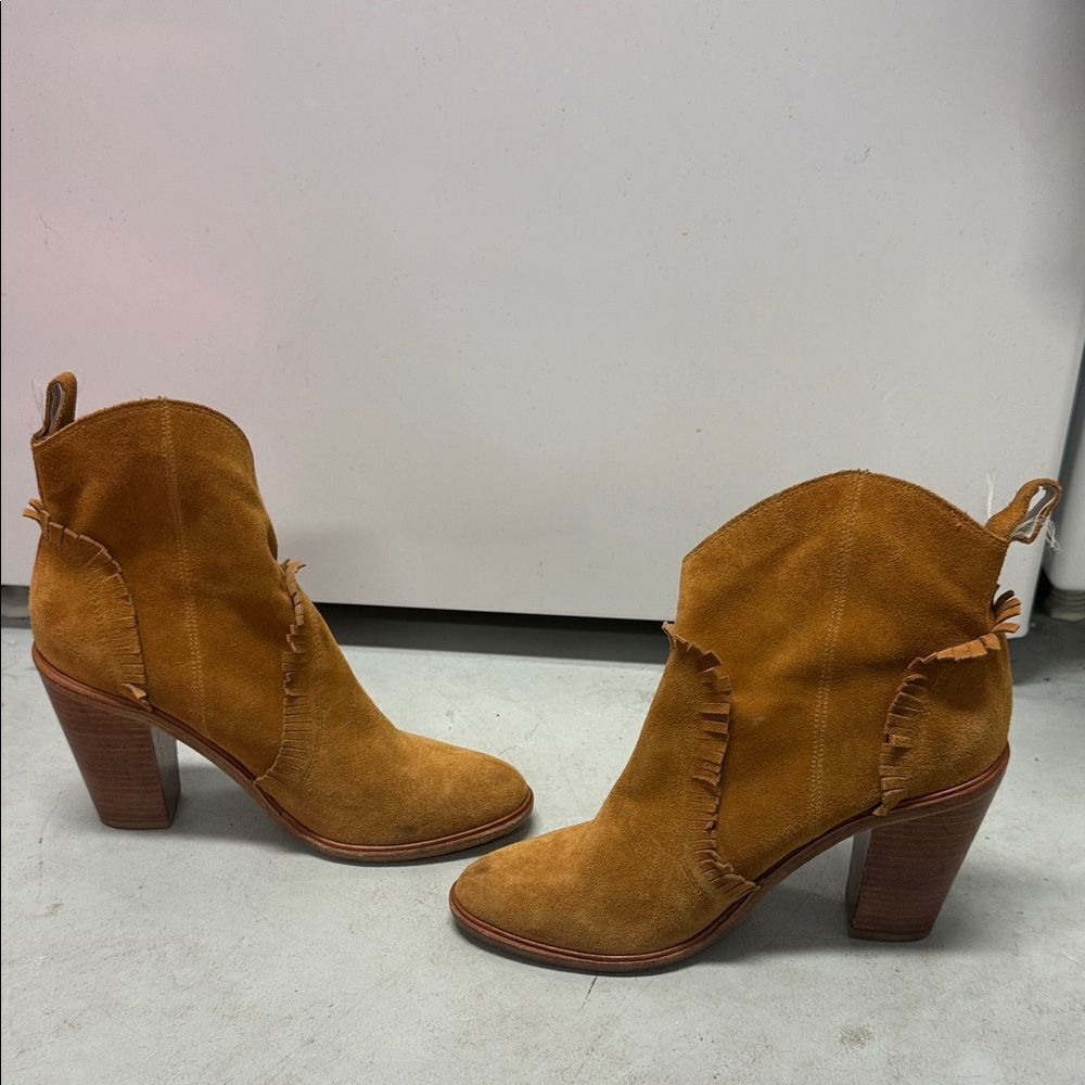 Tan Suede Ankle Boots JOIE - Fringed Wooden Heel LIKE NEW Bootie Size 8.5